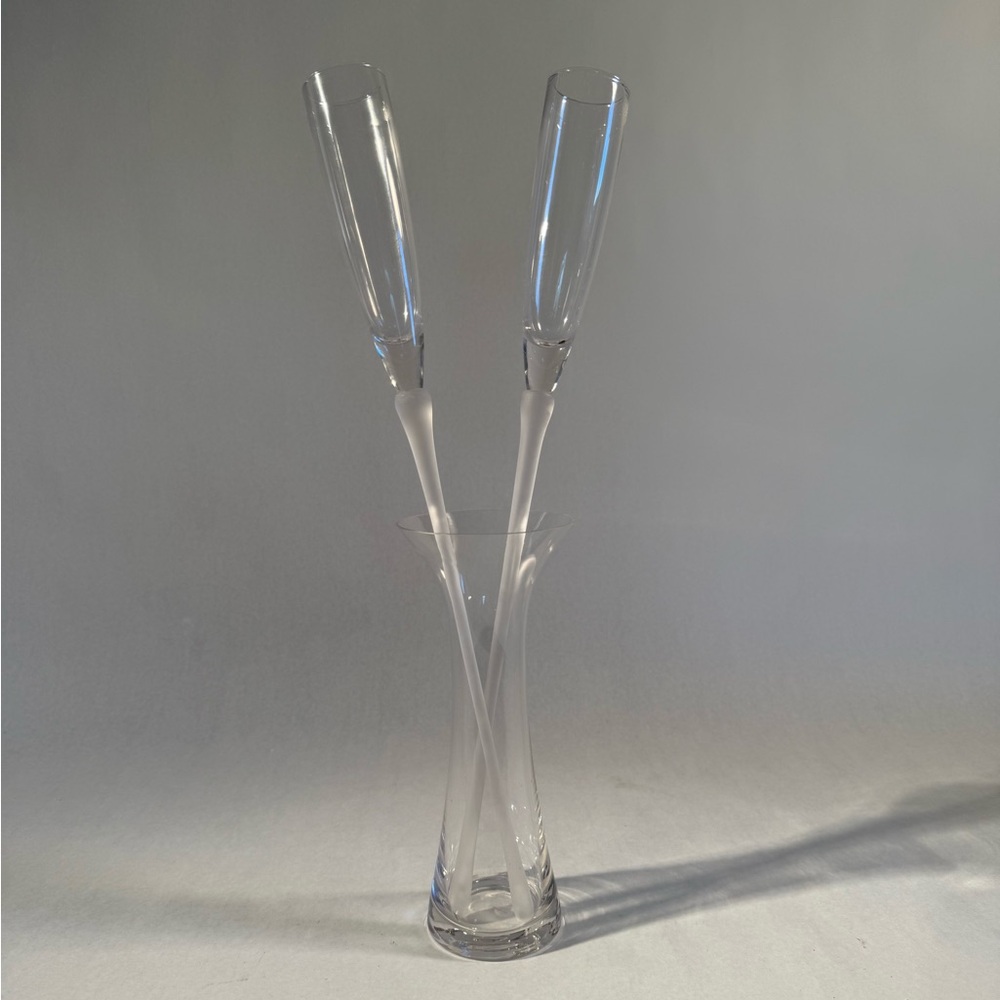 Elegant Clear Glass Champagne Flutes with Vase NWT